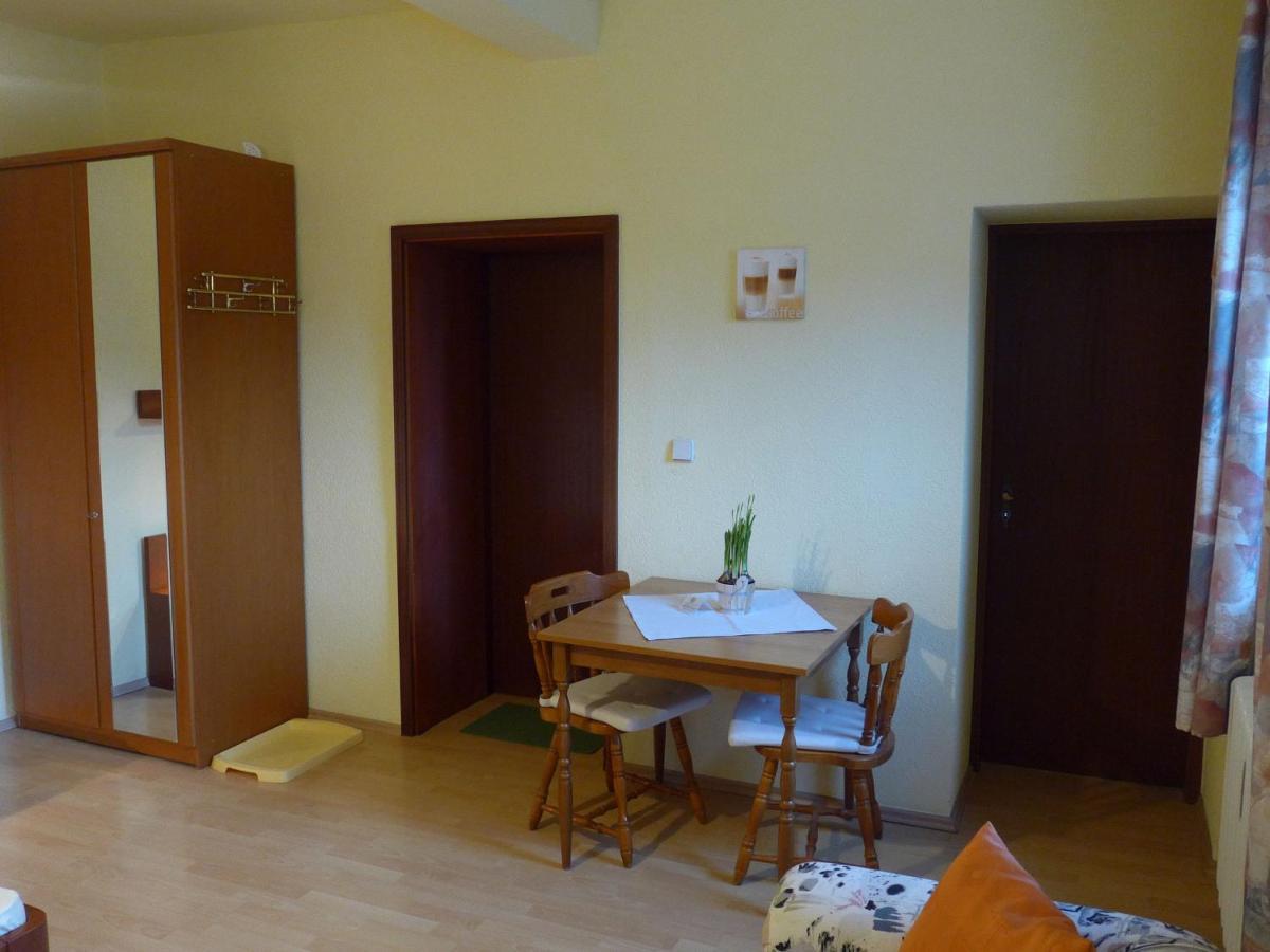 Pension Schuetze Daasdorf am Berge Exterior photo